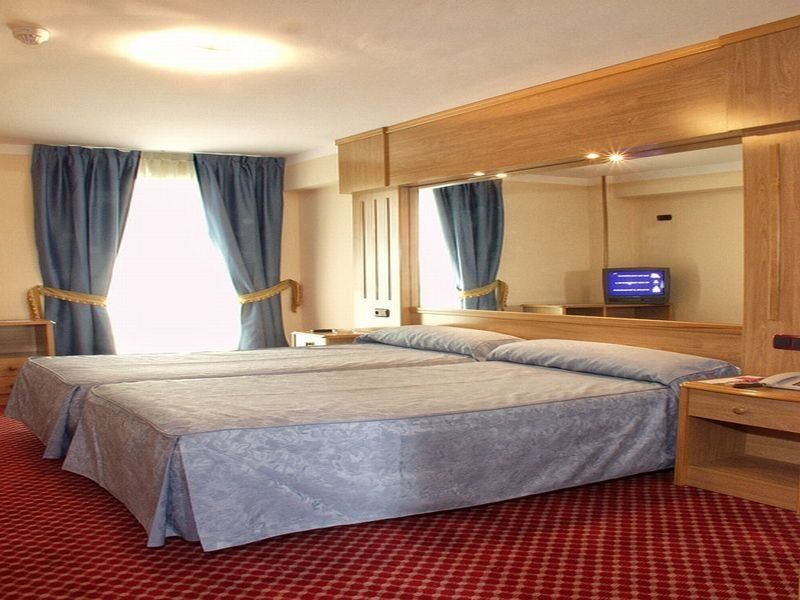 Hotel Royal Llanera Kültér fotó